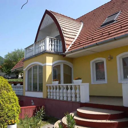 In - Balaton 18014 Badacsony